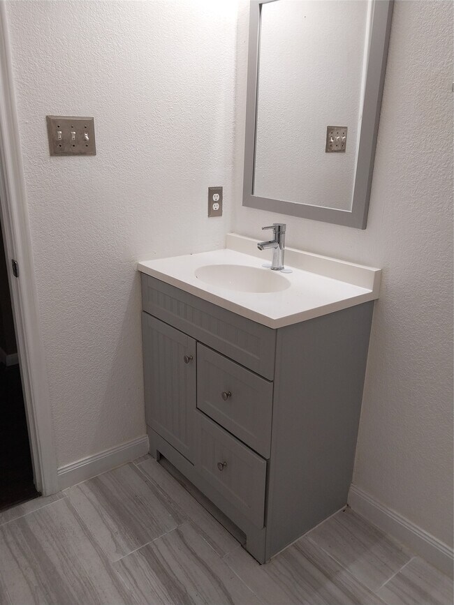 Building Photo - 7914 Tilbury Woods Ln