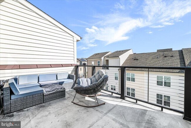 Building Photo - 12611 Macaulay St