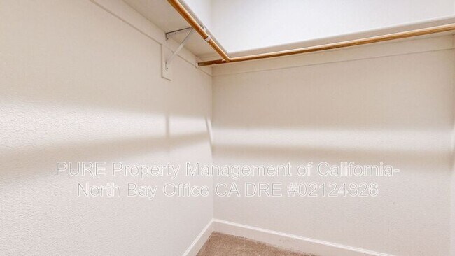 Building Photo - 14600 Jomark Ln
