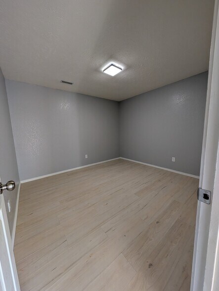 Building Photo - 9755 MO-13