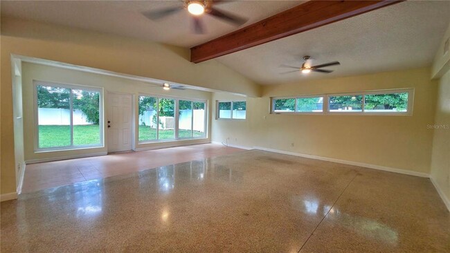 Building Photo - 518 Oranole Rd