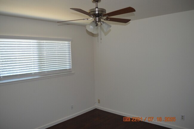 Building Photo - 4504 E Monte Vista Ave