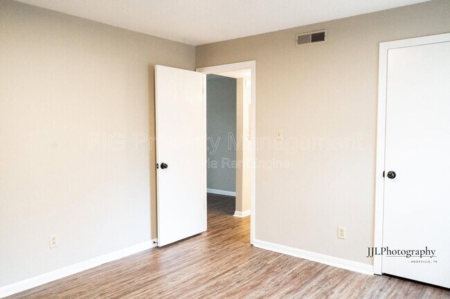 Building Photo - 129 Hillcrest Dr