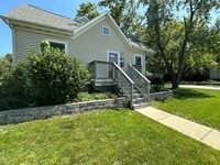 Building Photo - Stunning 3-Bedroom, 3-Bath Home with Luxury Features and Ample Space
