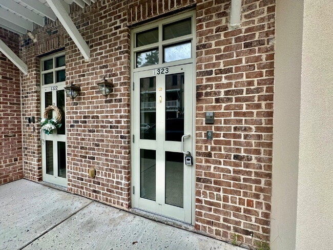 Building Photo - Downtown Living in The Heart of The Blufft...