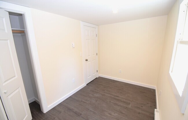 Building Photo - 37 Dudley Ln
