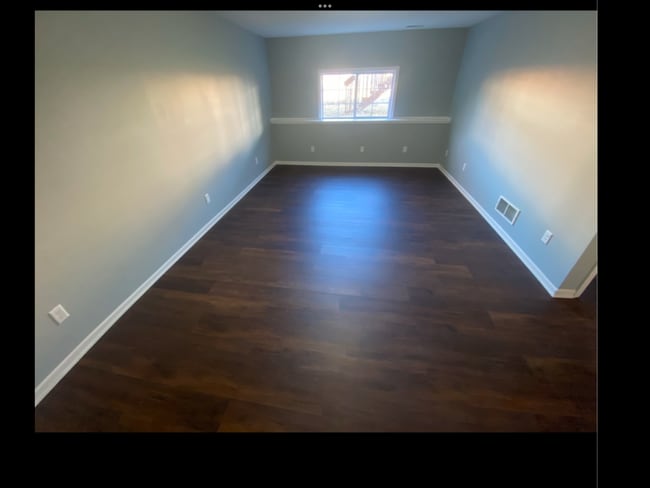 Building Photo - 250 Parktrail Rd