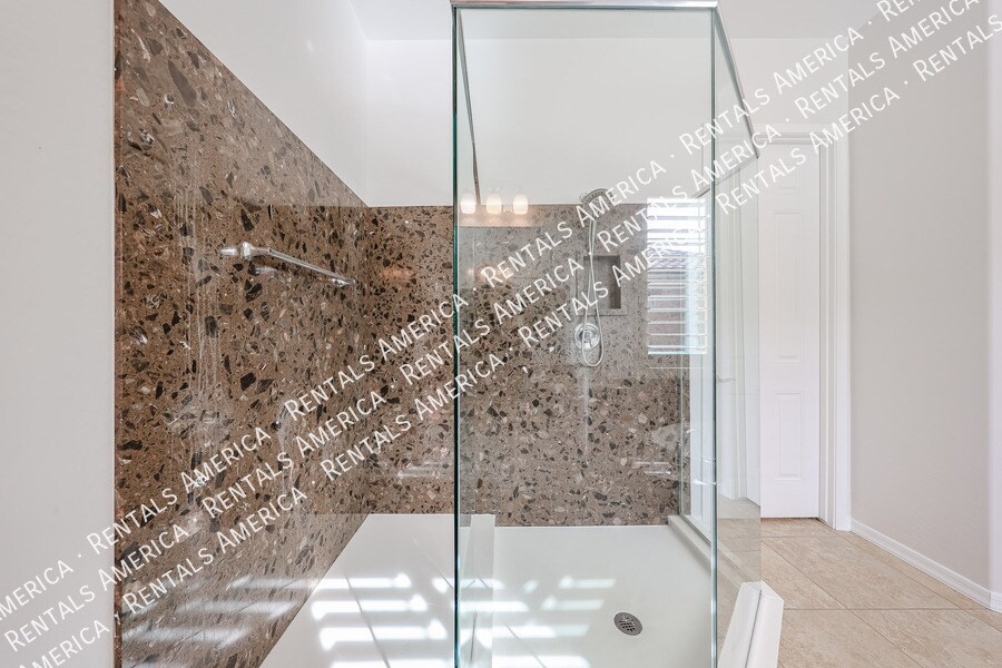 Building Photo - 1935 W Sparrow Dr