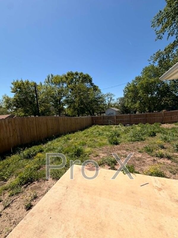 Building Photo - 209 Munson St