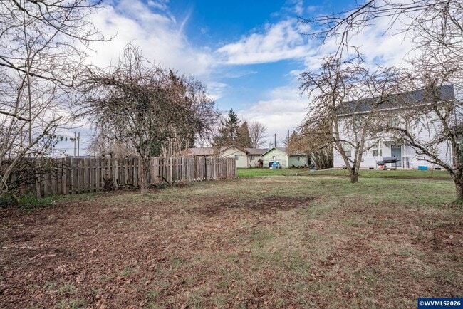 Building Photo - Fully Remodeled 2 Bedroom on a corner lot!