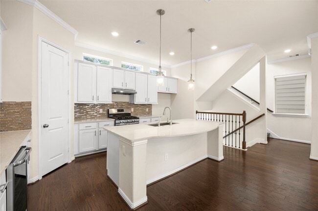 Building Photo - 8911 Wind Springs Dr