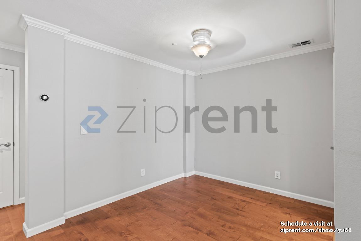 Building Photo - Unit
