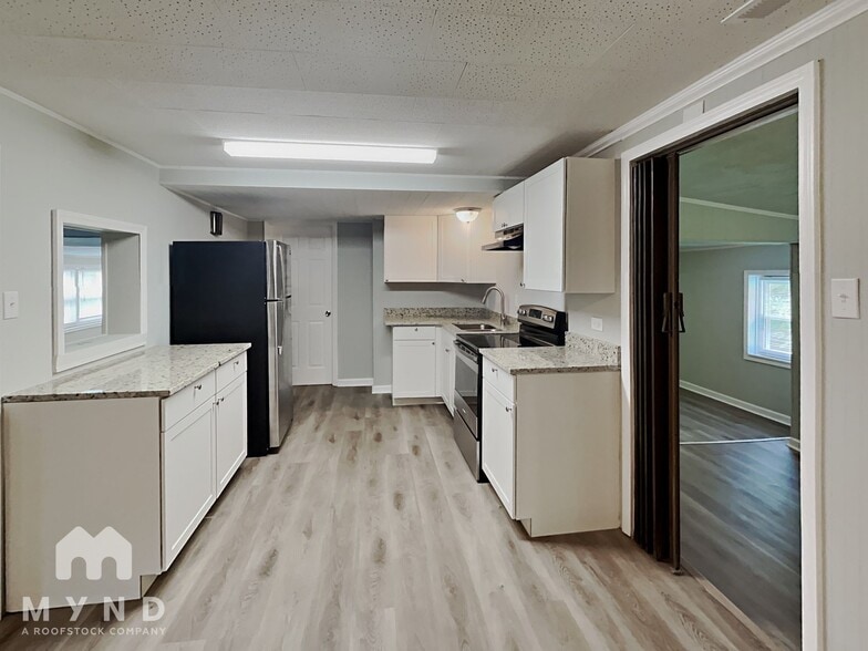 Building Photo - 5520 Kool Springs Dr