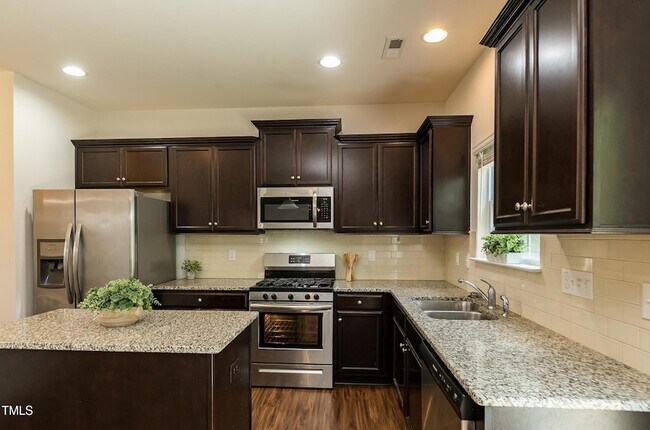 Building Photo - 6733 Osprey Landing Dr