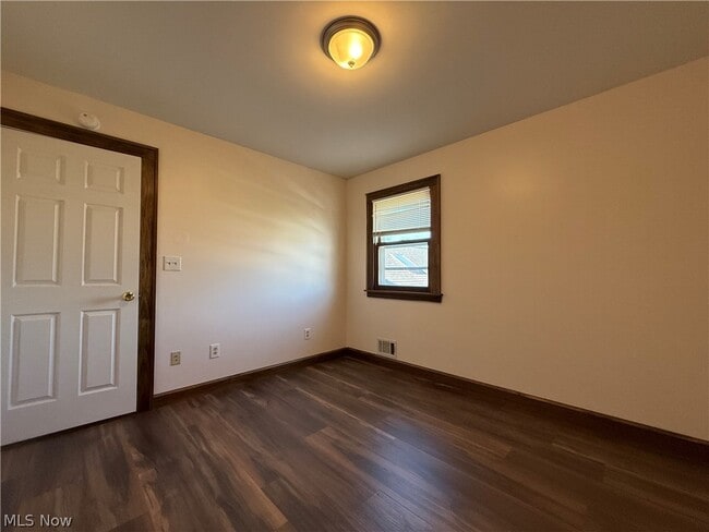 Building Photo - 9405 Bancroft Ave