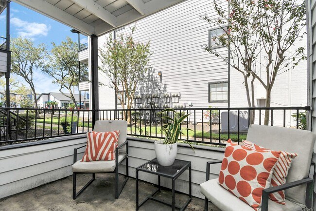 Building Photo - 2701 W Bellfort Ave