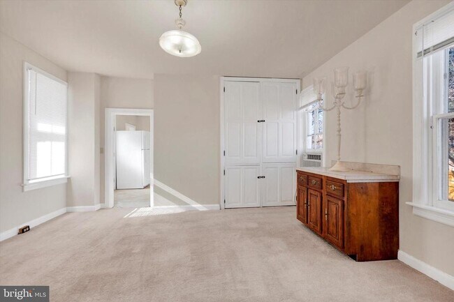 Building Photo - 4300 Main St