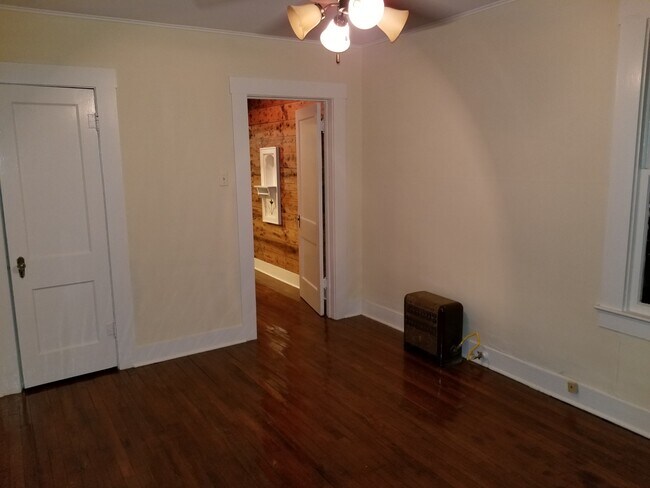 Building Photo - 922 Howard St