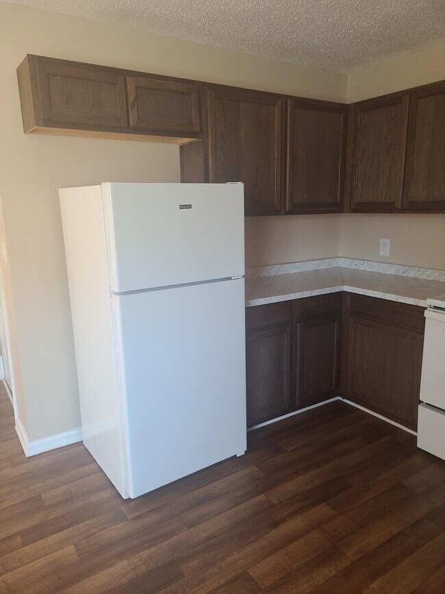 Building Photo - East Winds Apartments