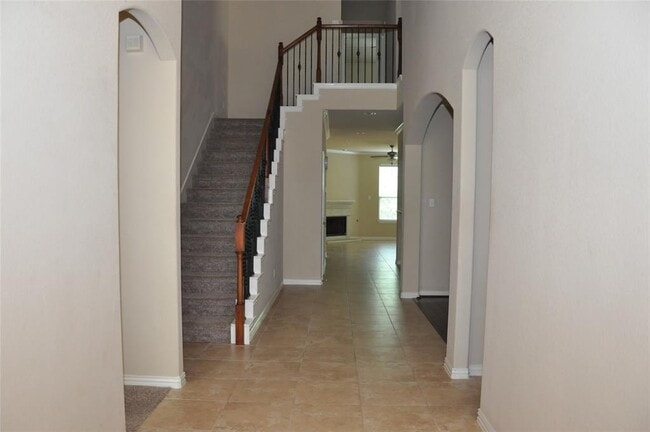 Building Photo - 510 Walsh Hill Trail