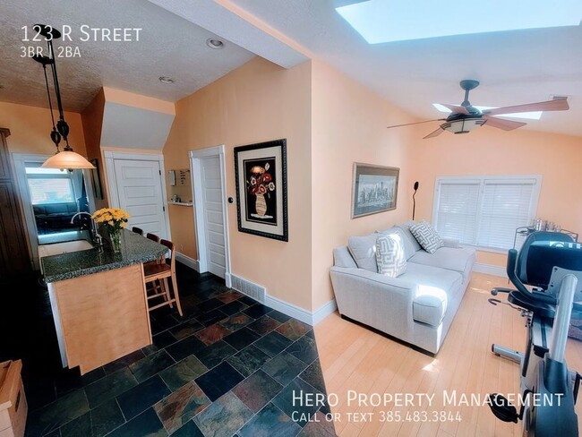 Building Photo - Extremely Desirable Stunning Avenues Home!!!
