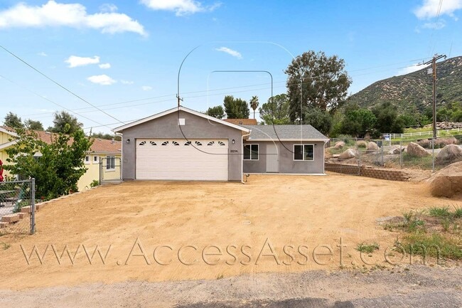 Building Photo - New Build Home with Solar in Lake Elsinore!