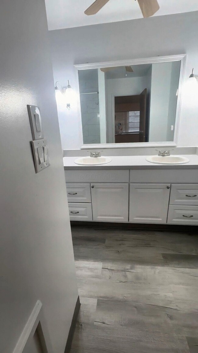 Building Photo - 1391 Bluff Ave