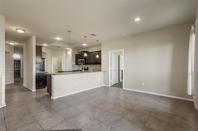 Building Photo - 1216 Vaughna Dr