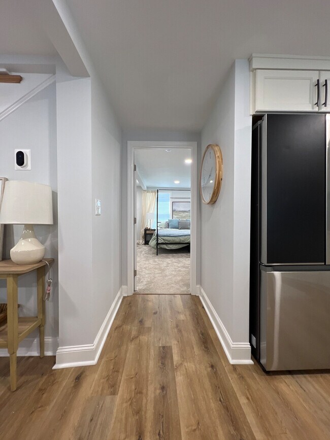 Building Photo - 24 Seth St