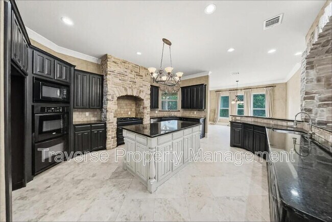 Building Photo - 129 Acorn Ln