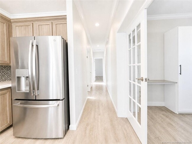 Building Photo - 252 NE Ebbtide Way
