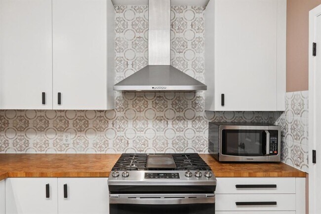 Building Photo - 11400 Fletcher Hall Ln