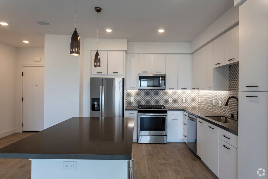 1 BR, 1 BA - The A12 - Chromatic Flats Apartments