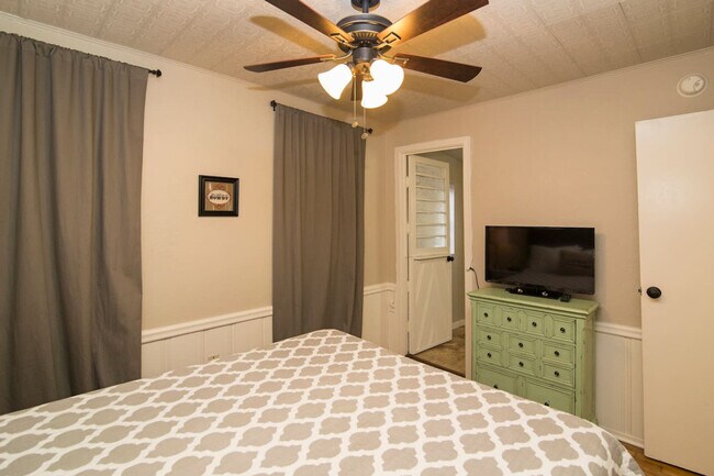 Building Photo - 108 Park Pl