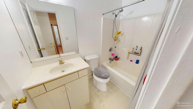 Building Photo - 700 W 1st St