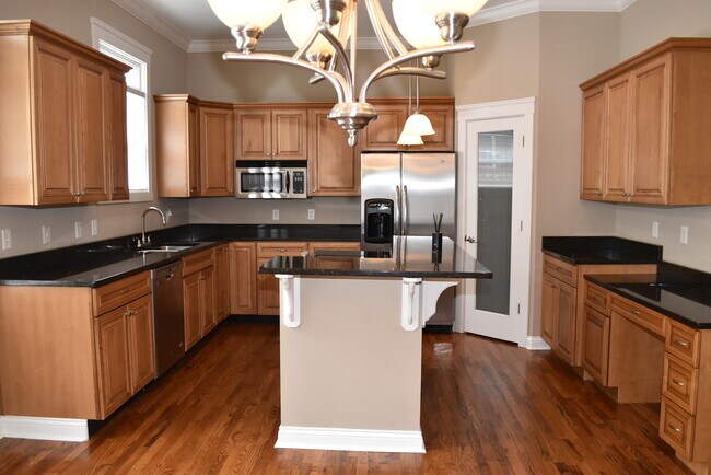 Building Photo - 2105 Herrick Ave