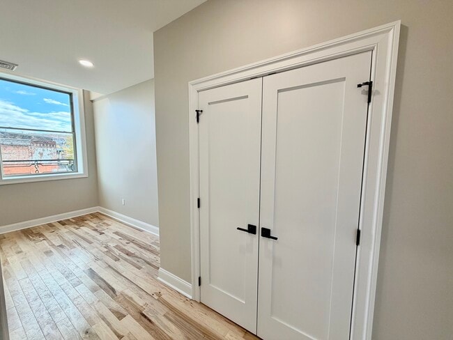 Building Photo - Lackawanna Ave