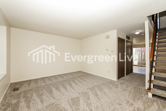 Building Photo - 5871 Taylorsville Rd