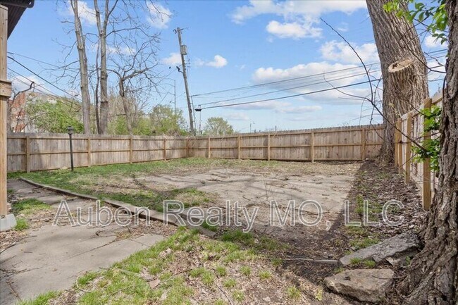 Building Photo - 4605 Harrison St