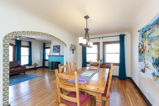 Building Photo - 4 Bed, 3 Bath—Single Family Home in Kensin...