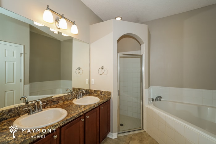 Building Photo - 30664 Satinleaf Run