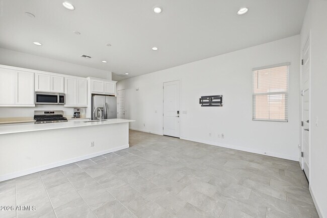 Building Photo - 9654 W Mitchell Dr