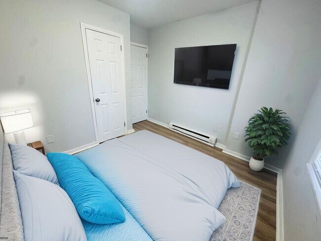 Building Photo - 946 Farson St