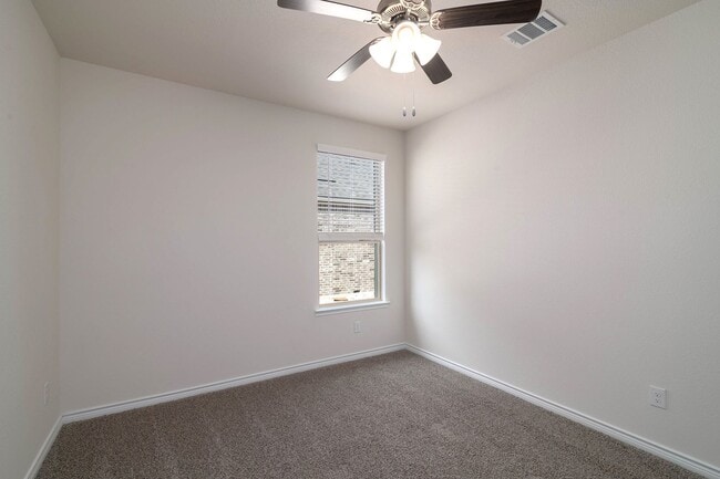 Building Photo - GORGEOUS 4 BEDROOM HOME LOCATED IN ANNA, TEXAS!