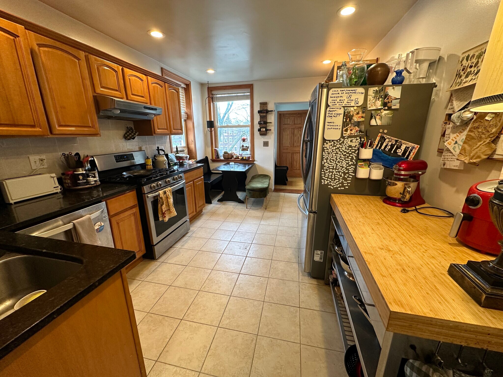 Building Photo - 25 Gibbs St