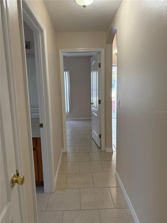 Building Photo - 985 Scenic View Cir