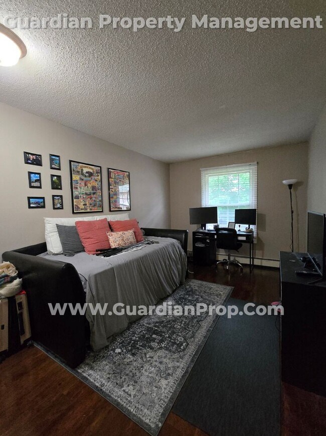 Building Photo - St Louis Park Condo by West End, Garage in...
