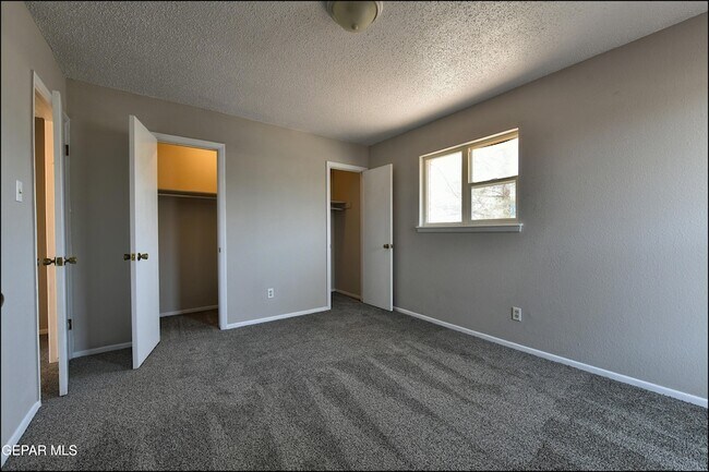 Building Photo - 6913 Pamlico Dr