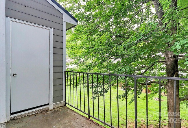 Building Photo - 3240 Heathstead Place