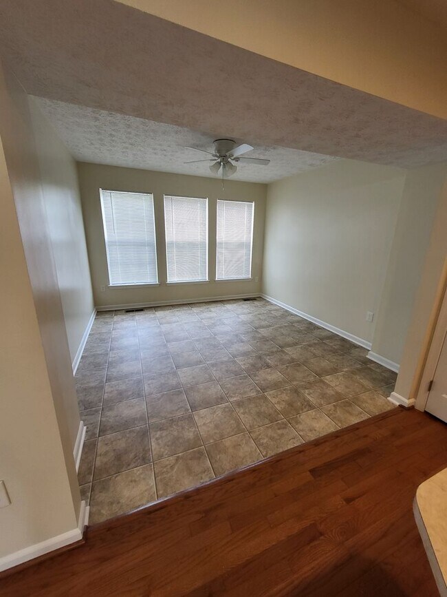 Building Photo - SPACIOUS 3-Level Townhome in Winston's Choice